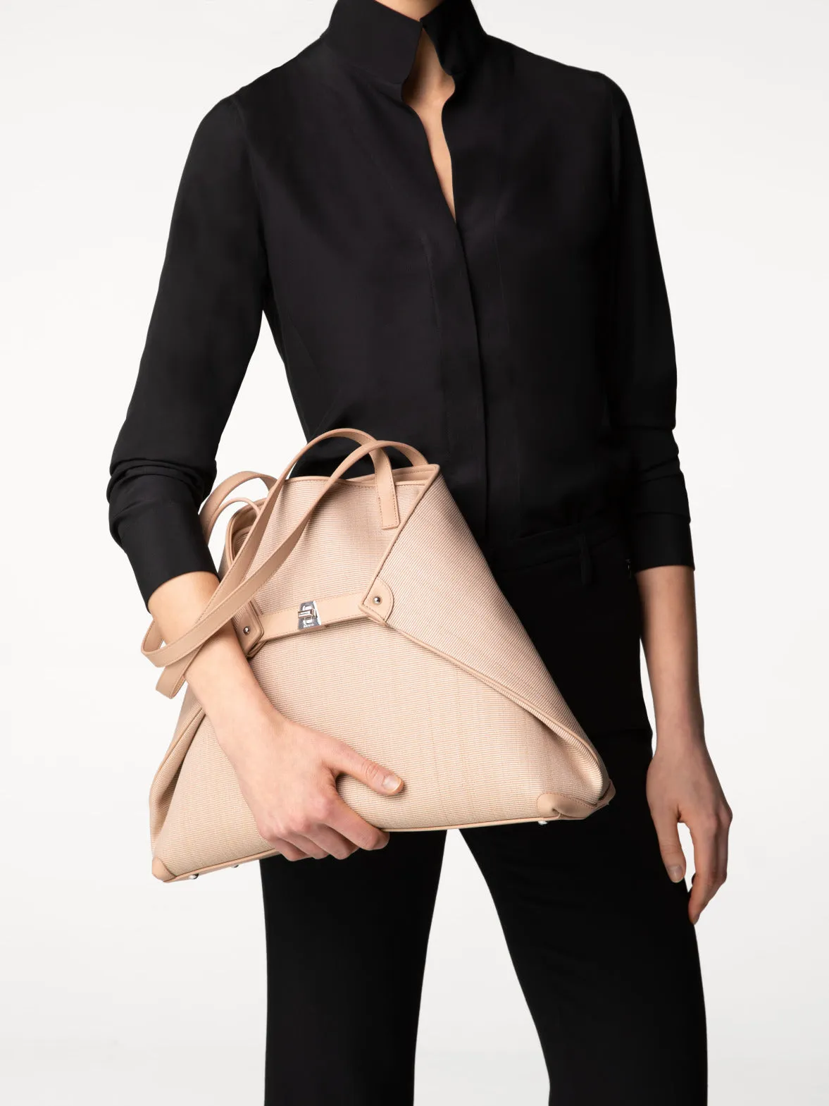 Ai Medium Shoulder Tote