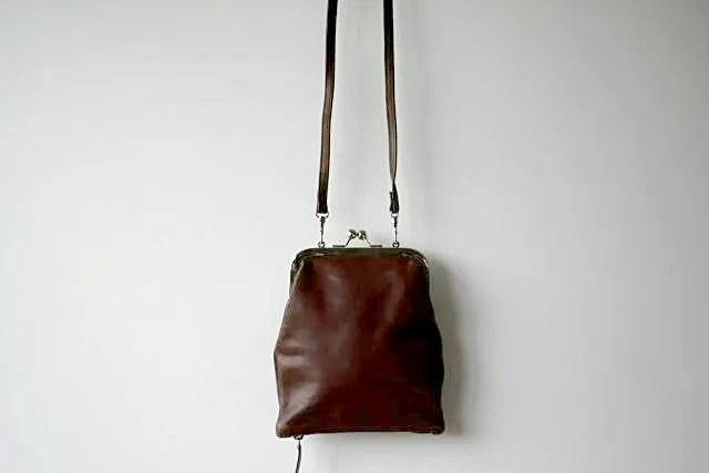 Frame & zip slouch pouch - choc