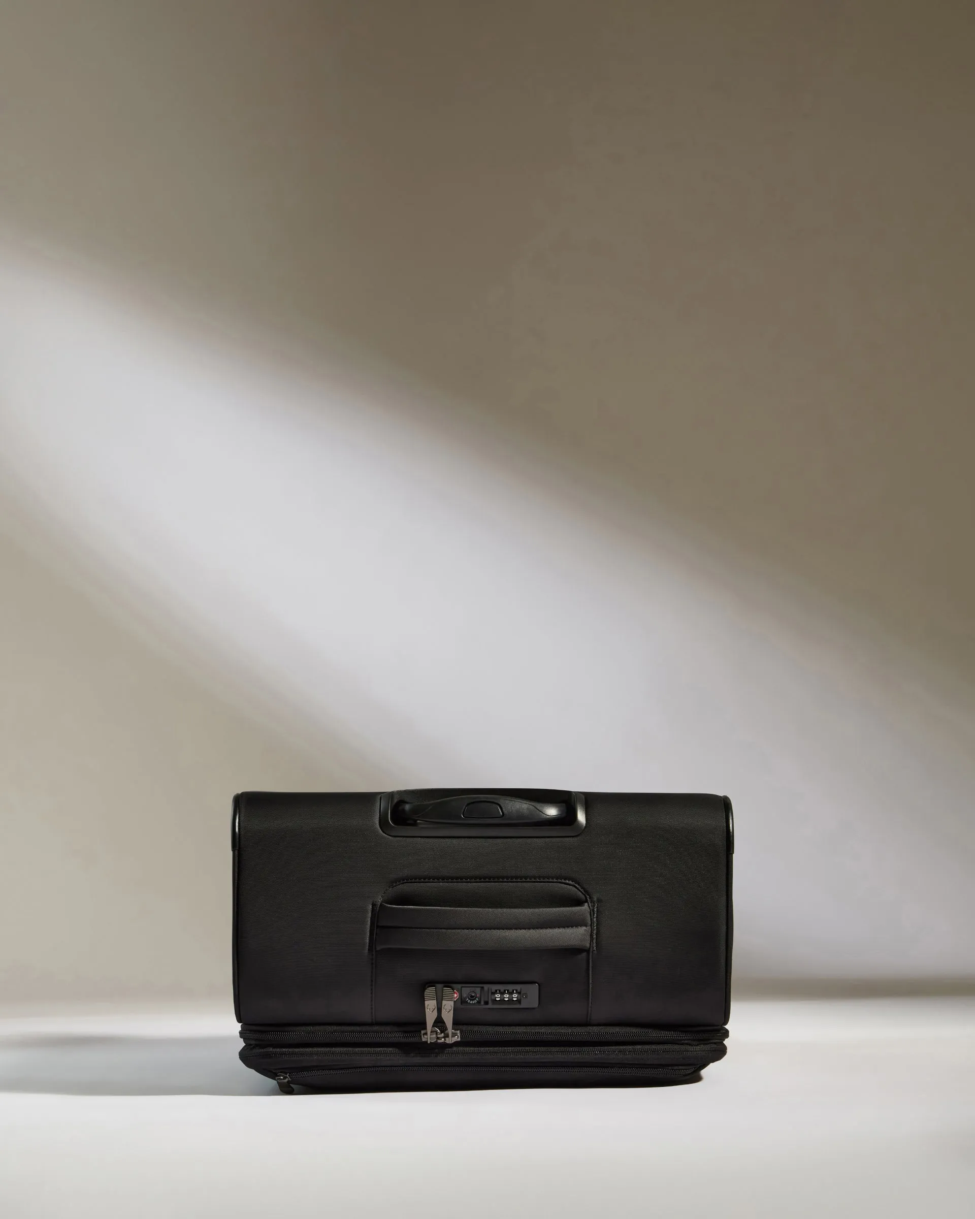 Lightest Medium Suitcase in Black - Soft Stripe