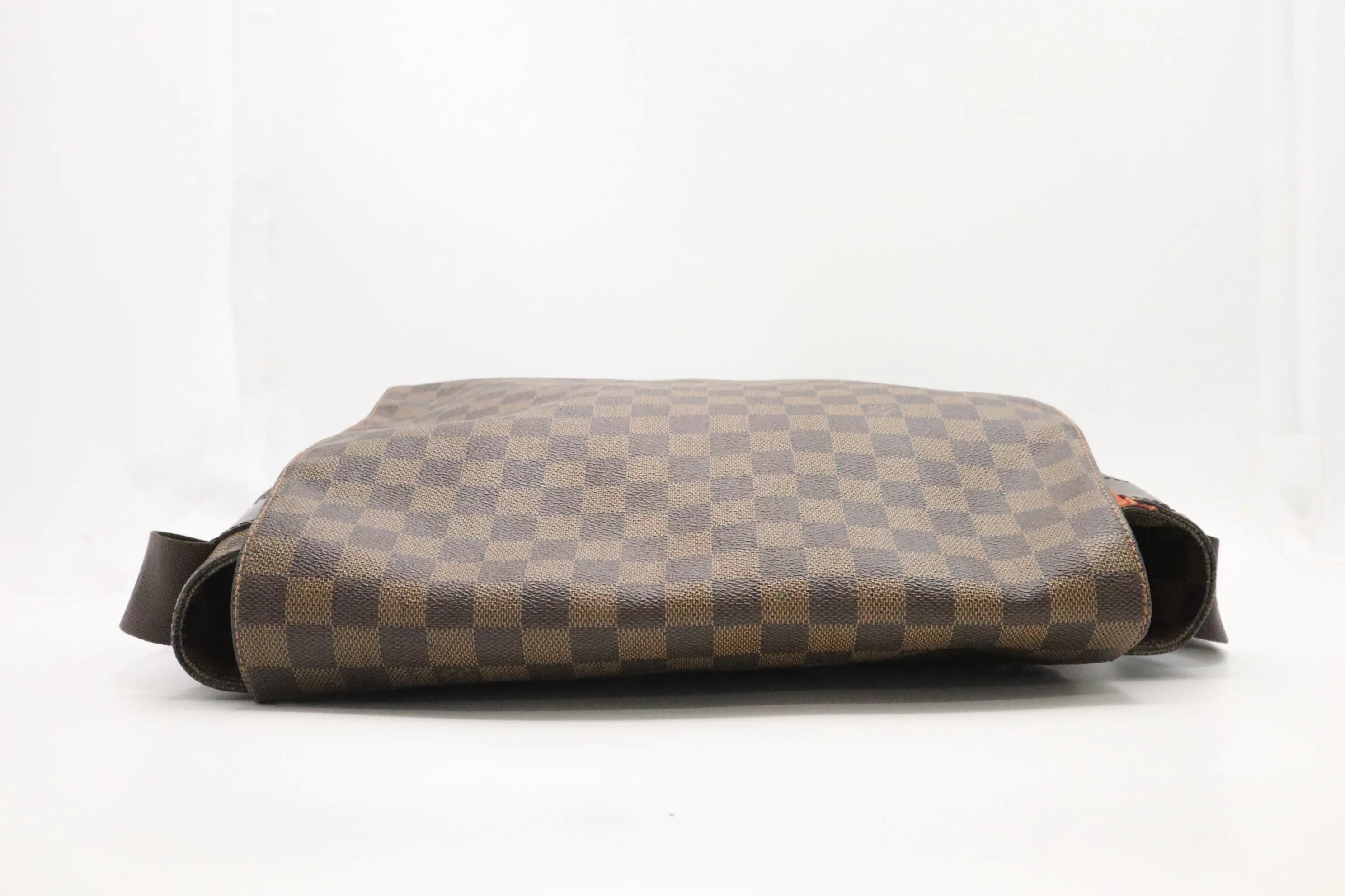 Louis Vuitton Bastille MM Messenger Bag in Damier Ebene Canvas