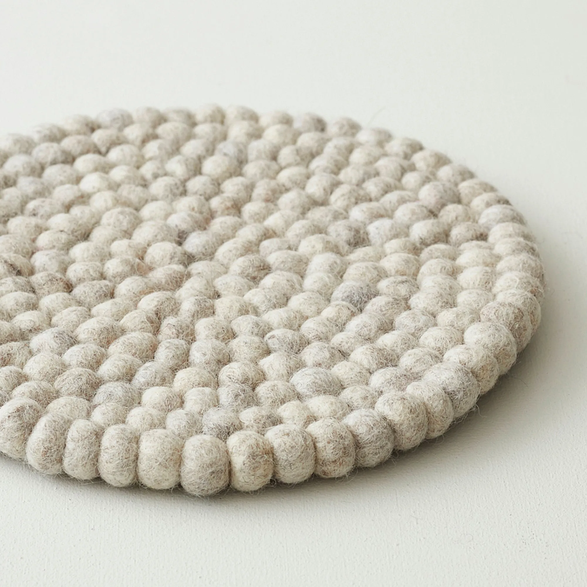 MILDO Round Felt Ball Table Mat Trivet Pack 4 (WS)