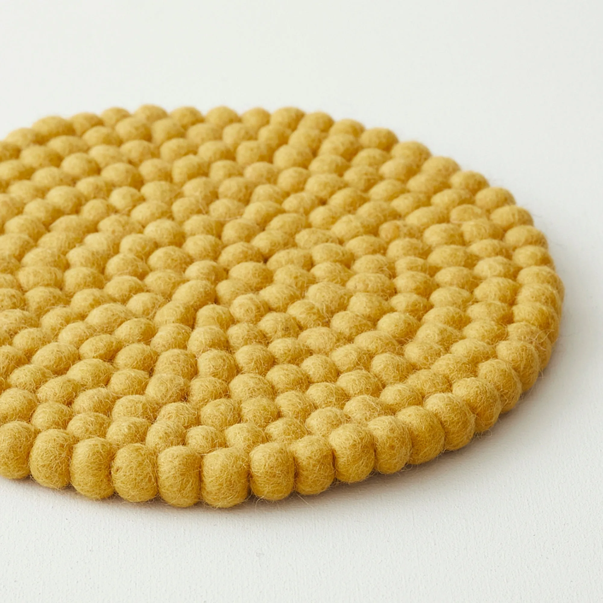 MILDO Round Felt Ball Table Mat Trivet Pack 4 (WS)