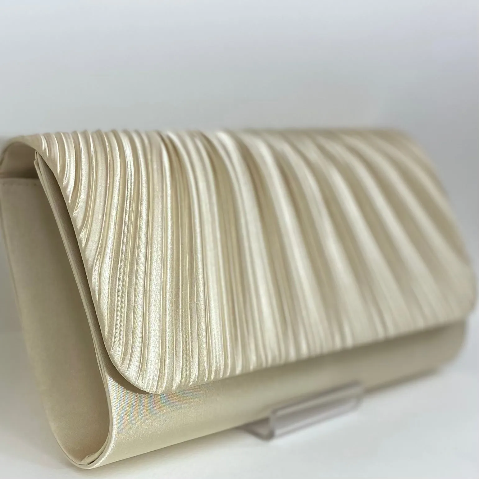 Mimi Clutch - Cream