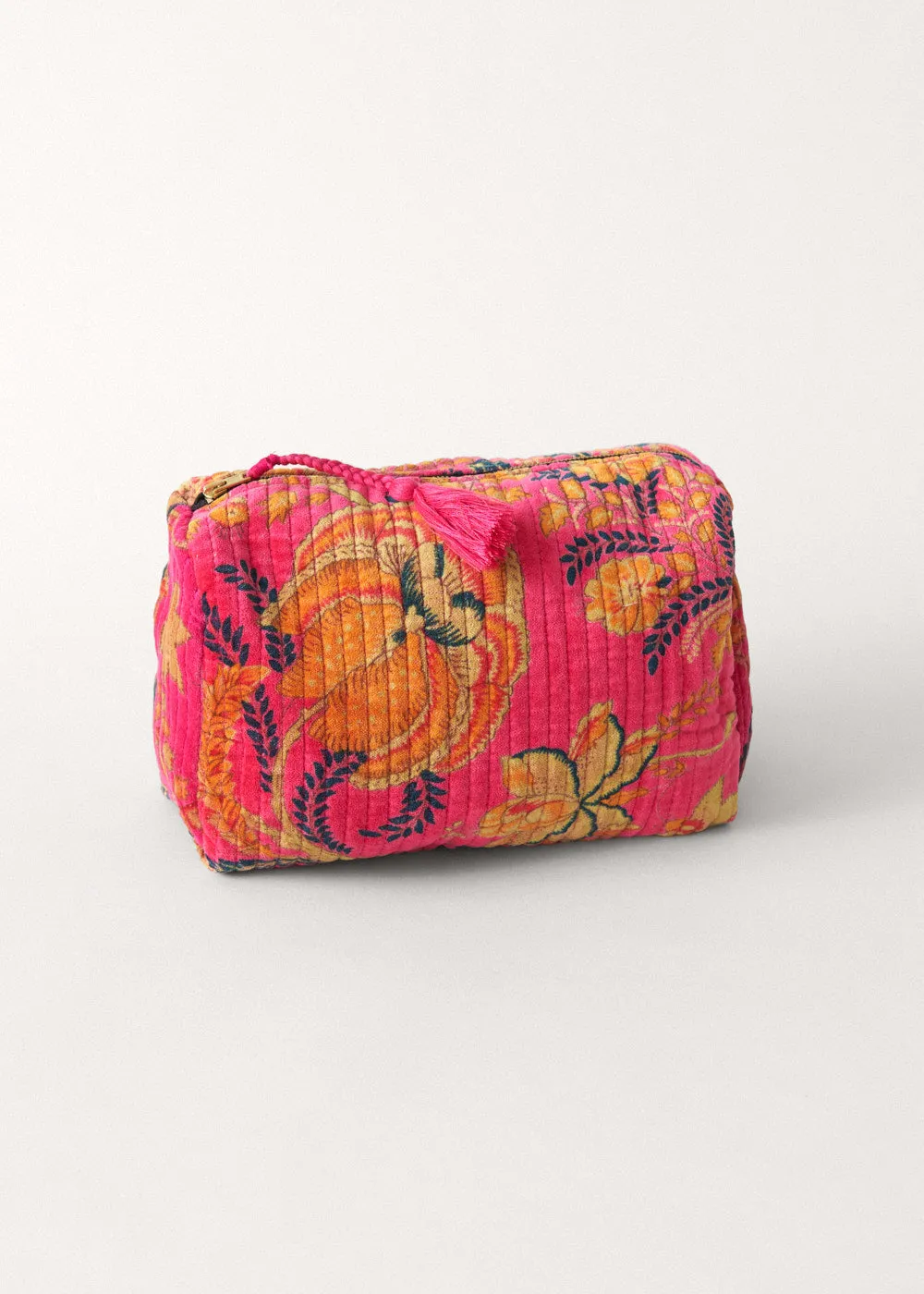 PARVEZ FLORAL VELVET WASH BAG - PINK