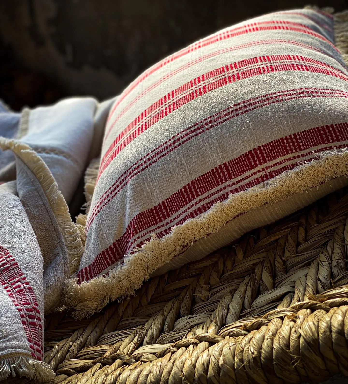 Pillow: Handwoven antique Hungarian hemp - P208