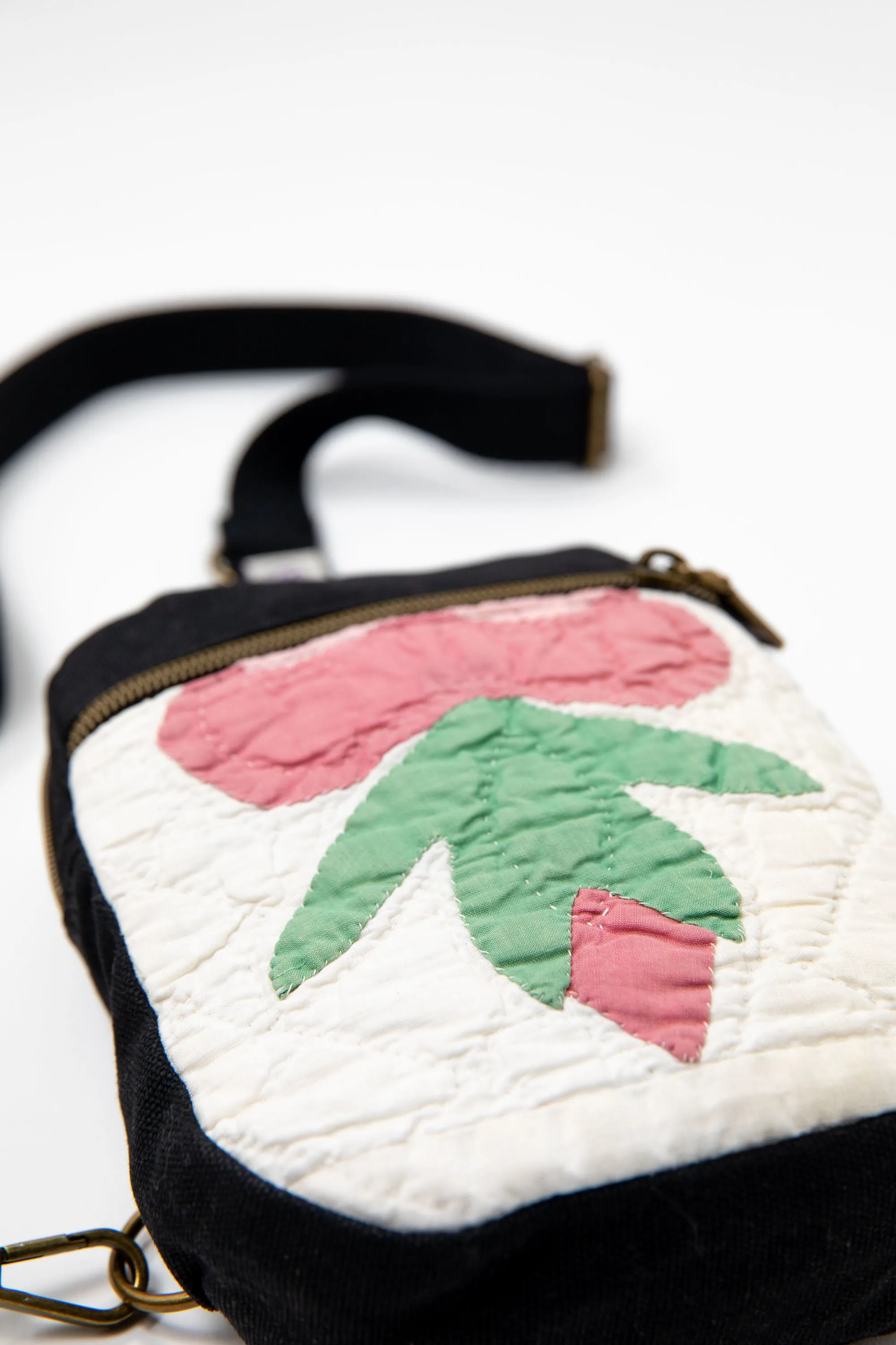 Rose of Sharon Crossbody - Black Canvas