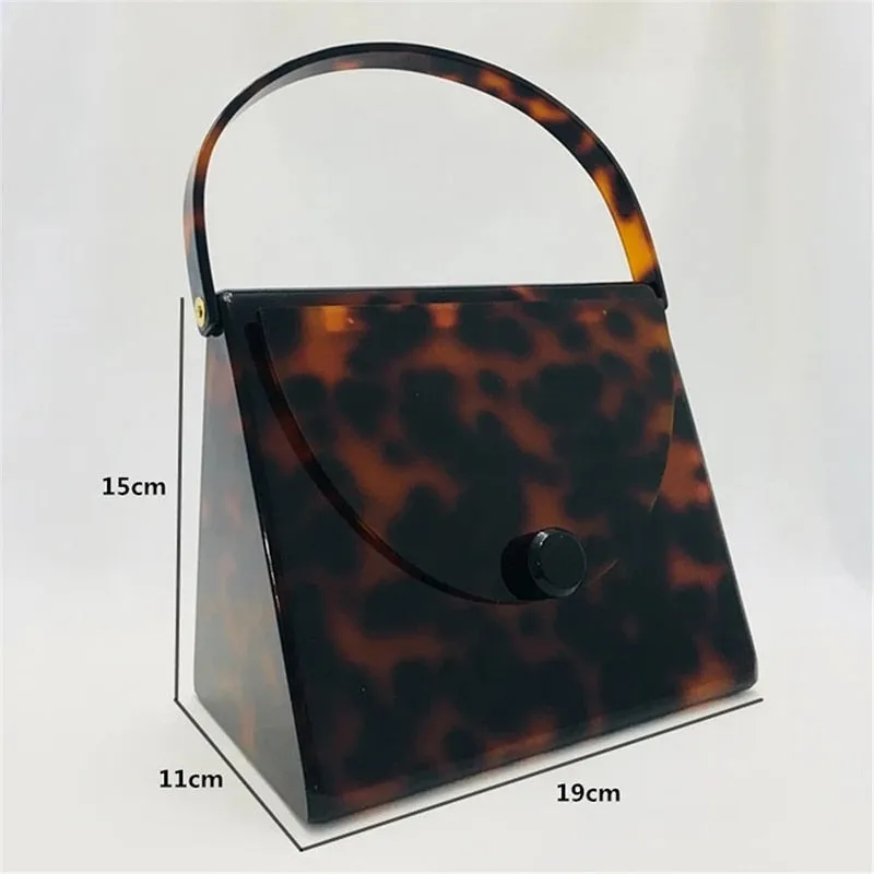 TEEK - The Leopard Grab Pocket book